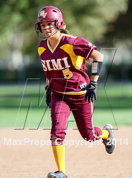 Thumbnail 3 in Royal @ Simi Valley photogallery.