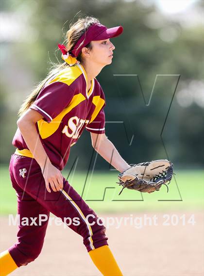 Thumbnail 2 in Royal @ Simi Valley photogallery.