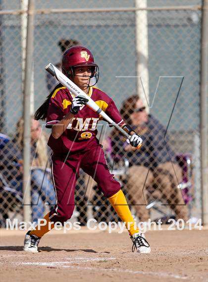 Thumbnail 3 in Royal @ Simi Valley photogallery.