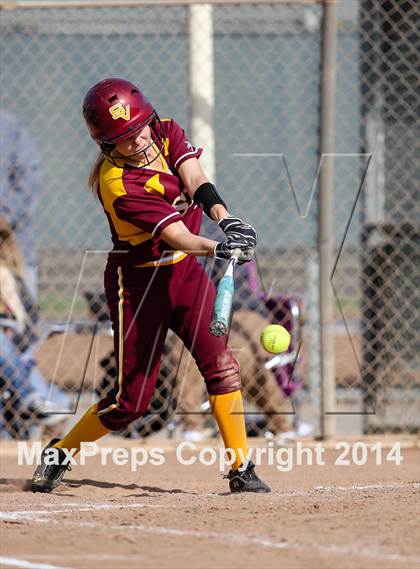 Thumbnail 2 in Royal @ Simi Valley photogallery.