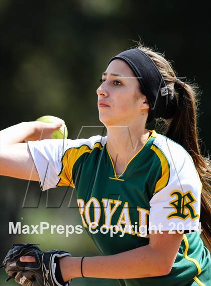 Thumbnail 2 in Royal @ Simi Valley photogallery.