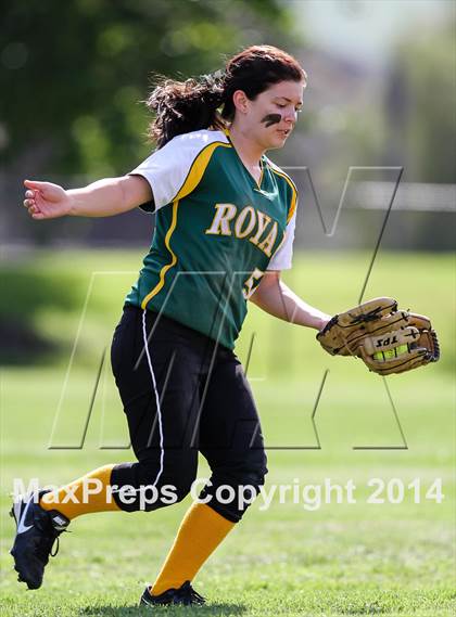 Thumbnail 2 in Royal @ Simi Valley photogallery.