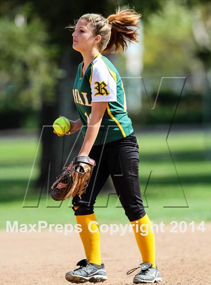 Thumbnail 3 in Royal @ Simi Valley photogallery.