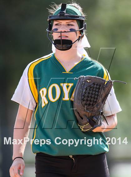 Thumbnail 1 in Royal @ Simi Valley photogallery.