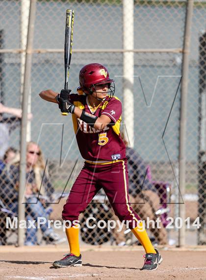 Thumbnail 3 in Royal @ Simi Valley photogallery.