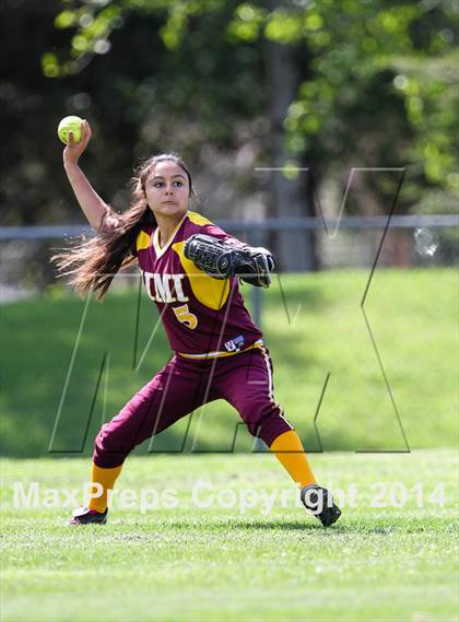 Thumbnail 3 in Royal @ Simi Valley photogallery.