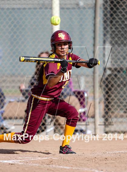 Thumbnail 2 in Royal @ Simi Valley photogallery.