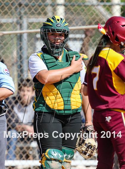 Thumbnail 3 in Royal @ Simi Valley photogallery.