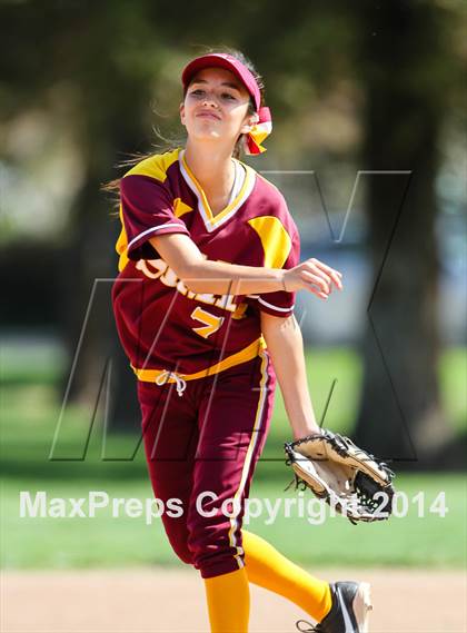 Thumbnail 3 in Royal @ Simi Valley photogallery.