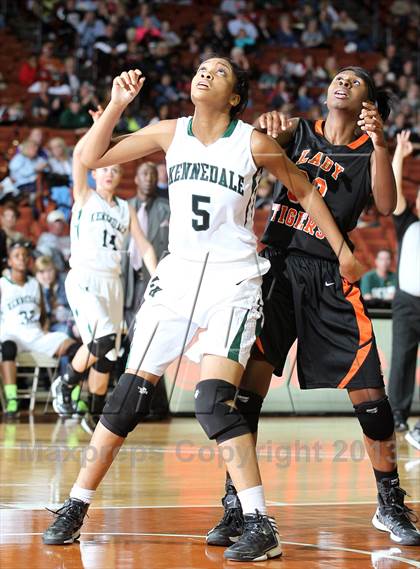 Thumbnail 1 in Kennedale vs. Smithville (UIL 3A Semifinal) photogallery.