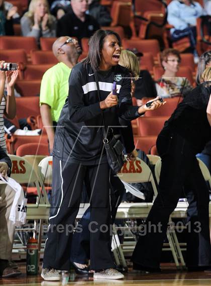 Thumbnail 3 in Kennedale vs. Smithville (UIL 3A Semifinal) photogallery.
