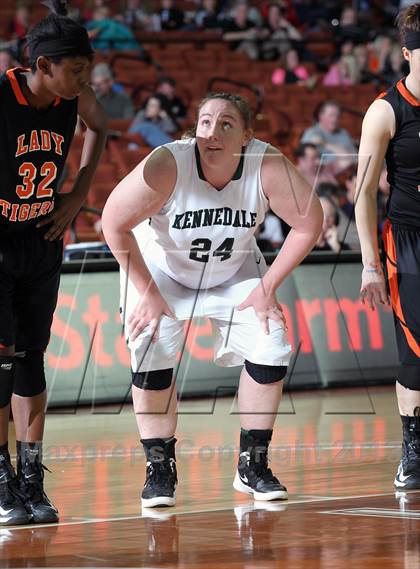 Thumbnail 2 in Kennedale vs. Smithville (UIL 3A Semifinal) photogallery.