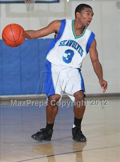 Thumbnail 1 in Pacifica Christian vs. Joshua Springs (MaxPreps Holiday Classic) photogallery.