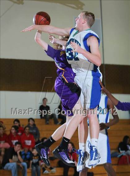 Thumbnail 3 in Pacifica Christian vs. Joshua Springs (MaxPreps Holiday Classic) photogallery.