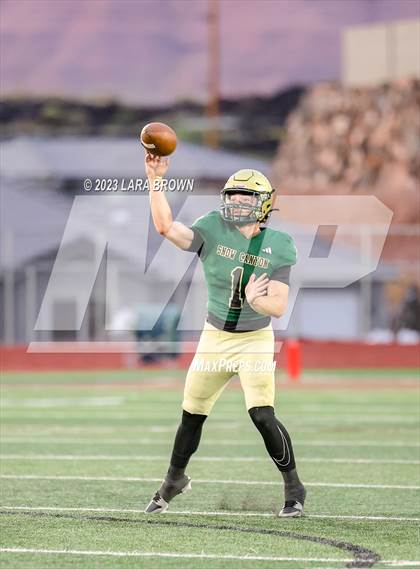 Thumbnail 3 in Snow Canyon vs Desert Hills (UHSAA 4A 2nd Round Playoff) photogallery.