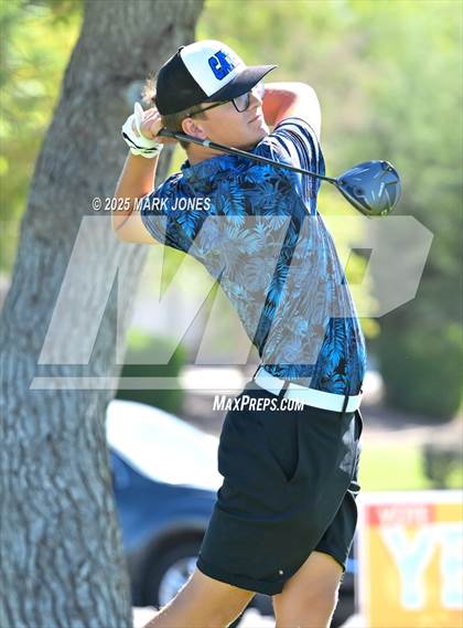 Thumbnail 3 in AIA DII Championships photogallery.