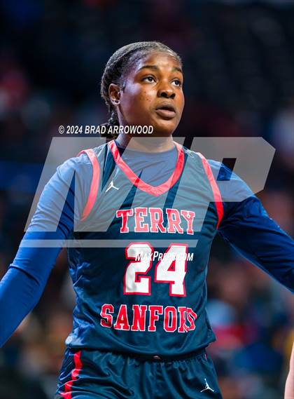 Thumbnail 3 in Terry Sanford vs West Rowan (NCHSAA 3A Final) photogallery.