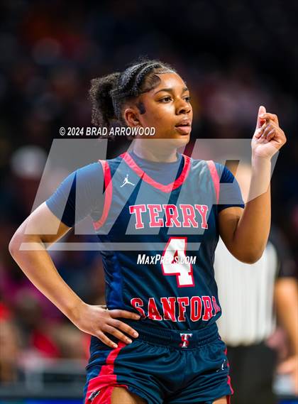 Thumbnail 2 in Terry Sanford vs West Rowan (NCHSAA 3A Final) photogallery.
