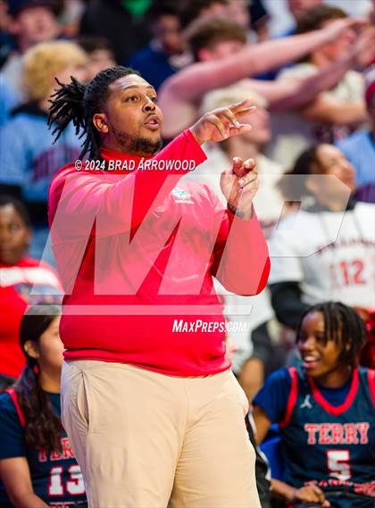 Thumbnail 2 in Terry Sanford vs West Rowan (NCHSAA 3A Final) photogallery.