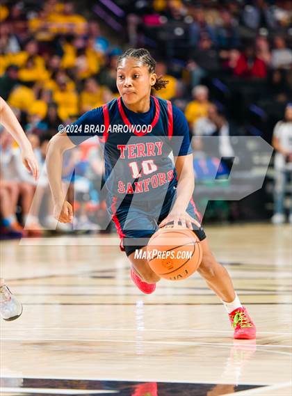 Thumbnail 2 in Terry Sanford vs West Rowan (NCHSAA 3A Final) photogallery.