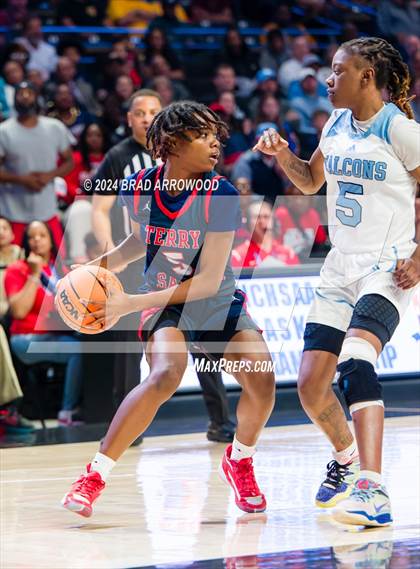 Thumbnail 2 in Terry Sanford vs West Rowan (NCHSAA 3A Final) photogallery.