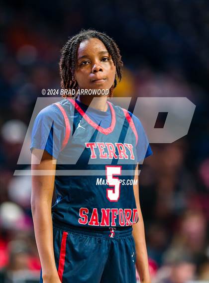 Thumbnail 2 in Terry Sanford vs West Rowan (NCHSAA 3A Final) photogallery.