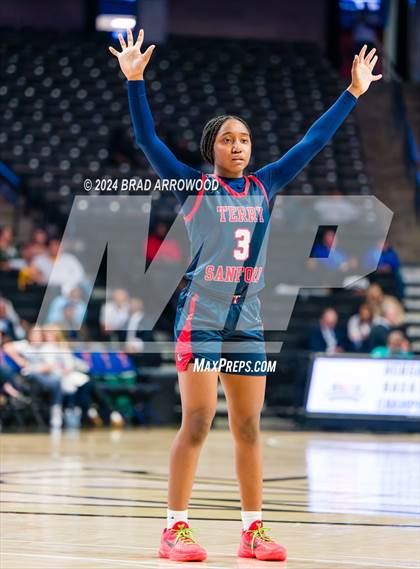 Thumbnail 2 in Terry Sanford vs West Rowan (NCHSAA 3A Final) photogallery.
