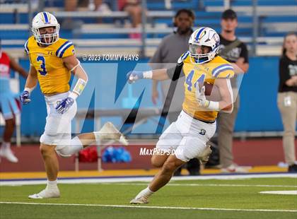 Thumbnail 3 in Hirschi @ Brock photogallery.