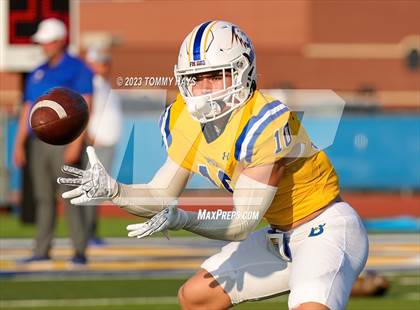 Thumbnail 2 in Hirschi @ Brock photogallery.