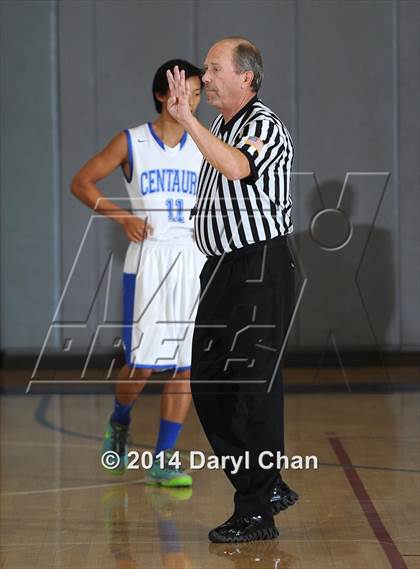Thumbnail 2 in Culver City vs. Aquinas (San Gabriel Tournament) photogallery.