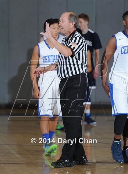 Thumbnail 1 in Culver City vs. Aquinas (San Gabriel Tournament) photogallery.