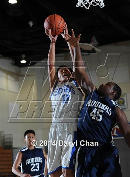 Thumbnail 2 in Culver City vs. Aquinas (San Gabriel Tournament) photogallery.