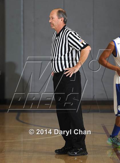 Thumbnail 3 in Culver City vs. Aquinas (San Gabriel Tournament) photogallery.