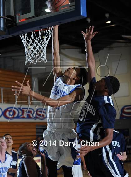 Thumbnail 3 in Culver City vs. Aquinas (San Gabriel Tournament) photogallery.