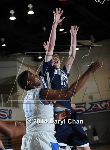 Thumbnail 2 in Culver City vs. Aquinas (San Gabriel Tournament) photogallery.