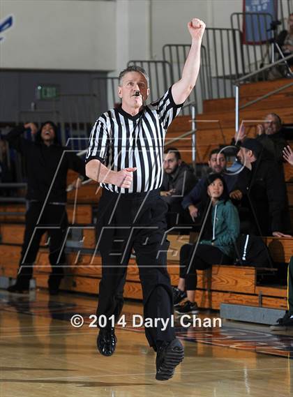 Thumbnail 2 in Culver City vs. Aquinas (San Gabriel Tournament) photogallery.