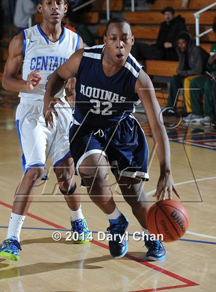 Thumbnail 2 in Culver City vs. Aquinas (San Gabriel Tournament) photogallery.