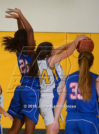 Thumbnail 2 in  Holy Martyrs Armenian vs. Faith Baptist (CIF SS 5A Final) photogallery.