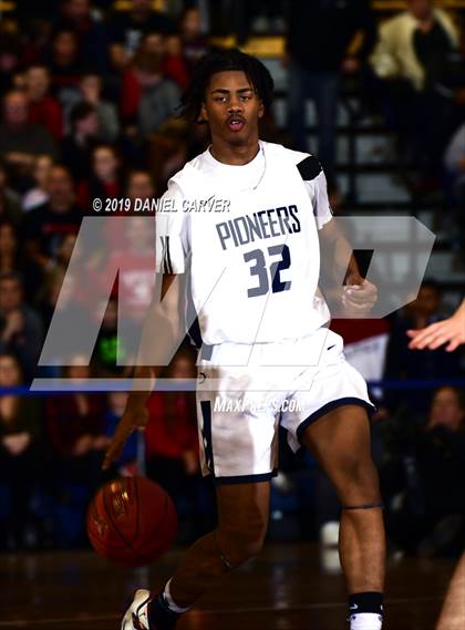 Thumbnail 2 in Poughkeepsie vs. Tappan Zee (Section 1 Class A Final) photogallery.