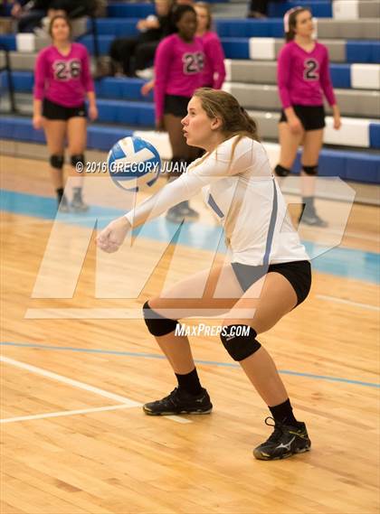 Thumbnail 1 in St. Mary's Dominican vs St. Scholastica (Penguin Volleyball Classic) photogallery.