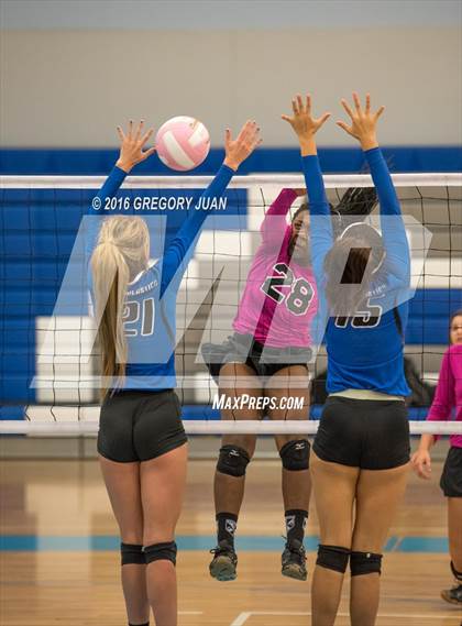 Thumbnail 3 in St. Mary's Dominican vs St. Scholastica (Penguin Volleyball Classic) photogallery.