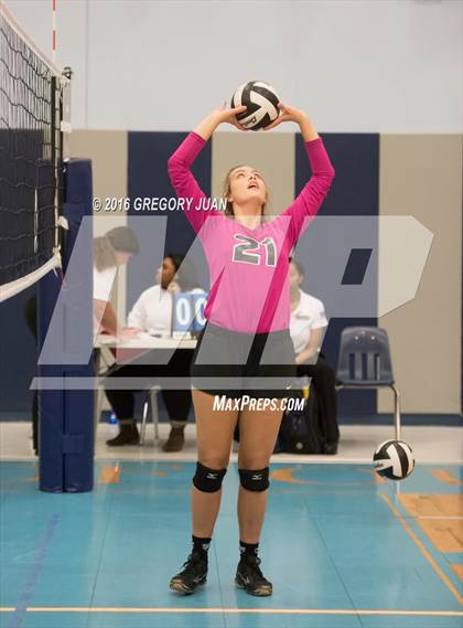 Thumbnail 1 in St. Mary's Dominican vs St. Scholastica (Penguin Volleyball Classic) photogallery.