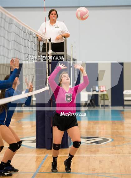 Thumbnail 1 in St. Mary's Dominican vs St. Scholastica (Penguin Volleyball Classic) photogallery.