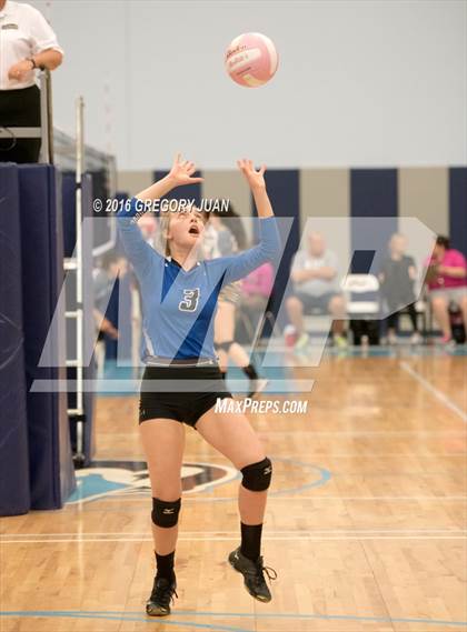 Thumbnail 1 in St. Mary's Dominican vs St. Scholastica (Penguin Volleyball Classic) photogallery.