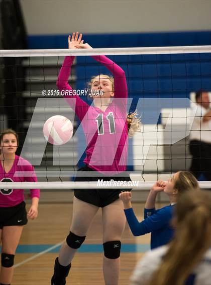 Thumbnail 1 in St. Mary's Dominican vs St. Scholastica (Penguin Volleyball Classic) photogallery.