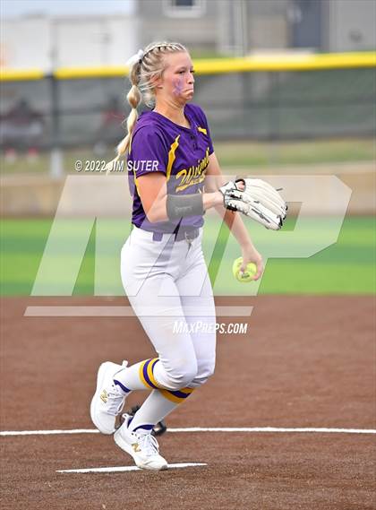 Thumbnail 2 in Bremond vs Weimar (UIL 2A Regional Semifinal Playoff) photogallery.