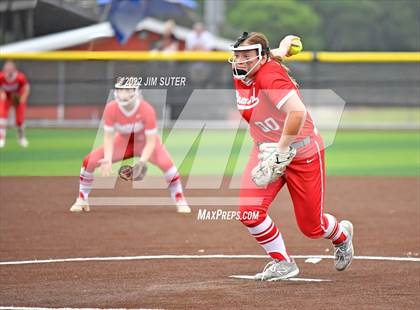 Thumbnail 3 in Bremond vs Weimar (UIL 2A Regional Semifinal Playoff) photogallery.