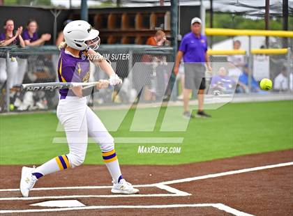 Thumbnail 3 in Bremond vs Weimar (UIL 2A Regional Semifinal Playoff) photogallery.