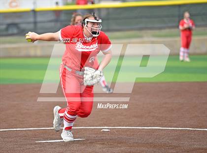 Thumbnail 3 in Bremond vs Weimar (UIL 2A Regional Semifinal Playoff) photogallery.