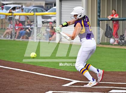 Thumbnail 2 in Bremond vs Weimar (UIL 2A Regional Semifinal Playoff) photogallery.